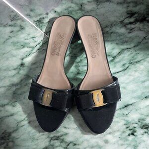 SALVATORE FERRGAMO Black Patent Leather Vintage Y2K Sandals Heels Sz 7.5